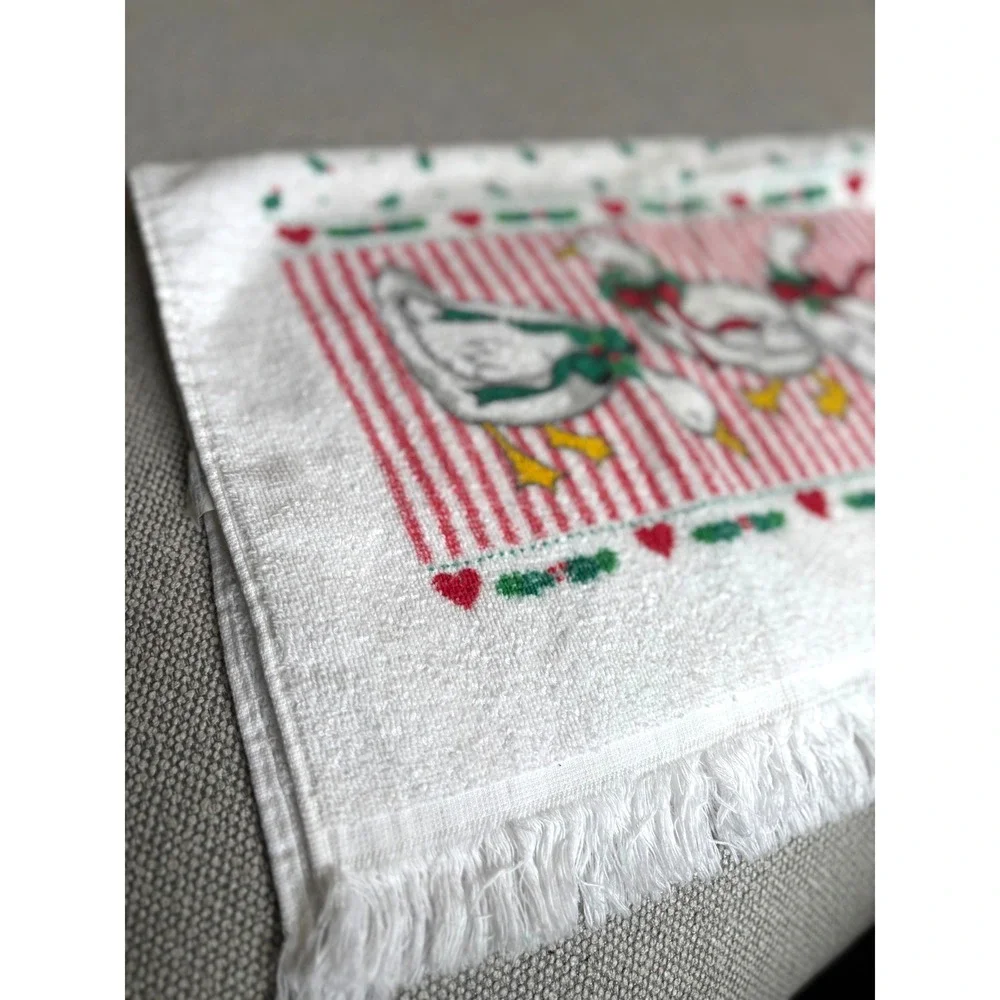 Vintage Christmas Hand Towel Country Geese Wreath Red White Stripe Fringe Trim